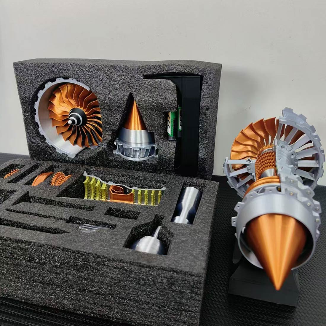 Latest TRENT 900 Turbofan Aircraft Engine Model Mini Version Simulated Functional Kit with LED Light 3D printing（50PCS+）